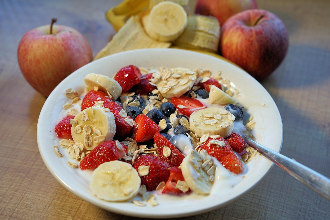 Frutto sano per colazione, ideale per abbassare il colesterolo alto in una settimana.