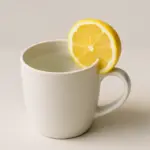 Acqua calda al limone è salutare: quello che la ricerca scientifica dice