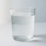 Acqua frizzante e colesterolo: cosa dice la scienza